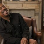 Critique de 'Être Eddie' : Eddie Murphy partage certaines histoires