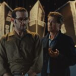 Revue de 'The Musical' : Un professeur de théâtre sombre dans la déchéance dans une comédie noire désuète mettant en vedette Will Brill et Rob Lowe. Revue de 'The Musical' : Un professeur de théâtre sombre