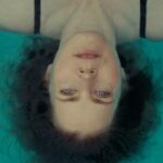 Critique de « Au bord de la mer » : Amy Adams enflamme la scène, mais le drame traumatique devient un sous-genre saturé. Critique de « Au bord de la mer » :